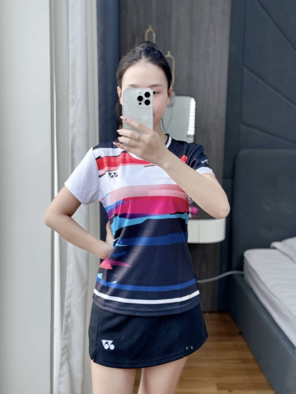Ảnh thật thử áo cầu lông Yonex thanh lý - trắng phối hồng navy