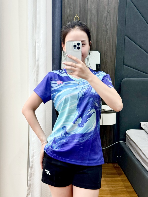 Ảnh thật thử áo cầu lông Yonex thanh lý - xanh tím